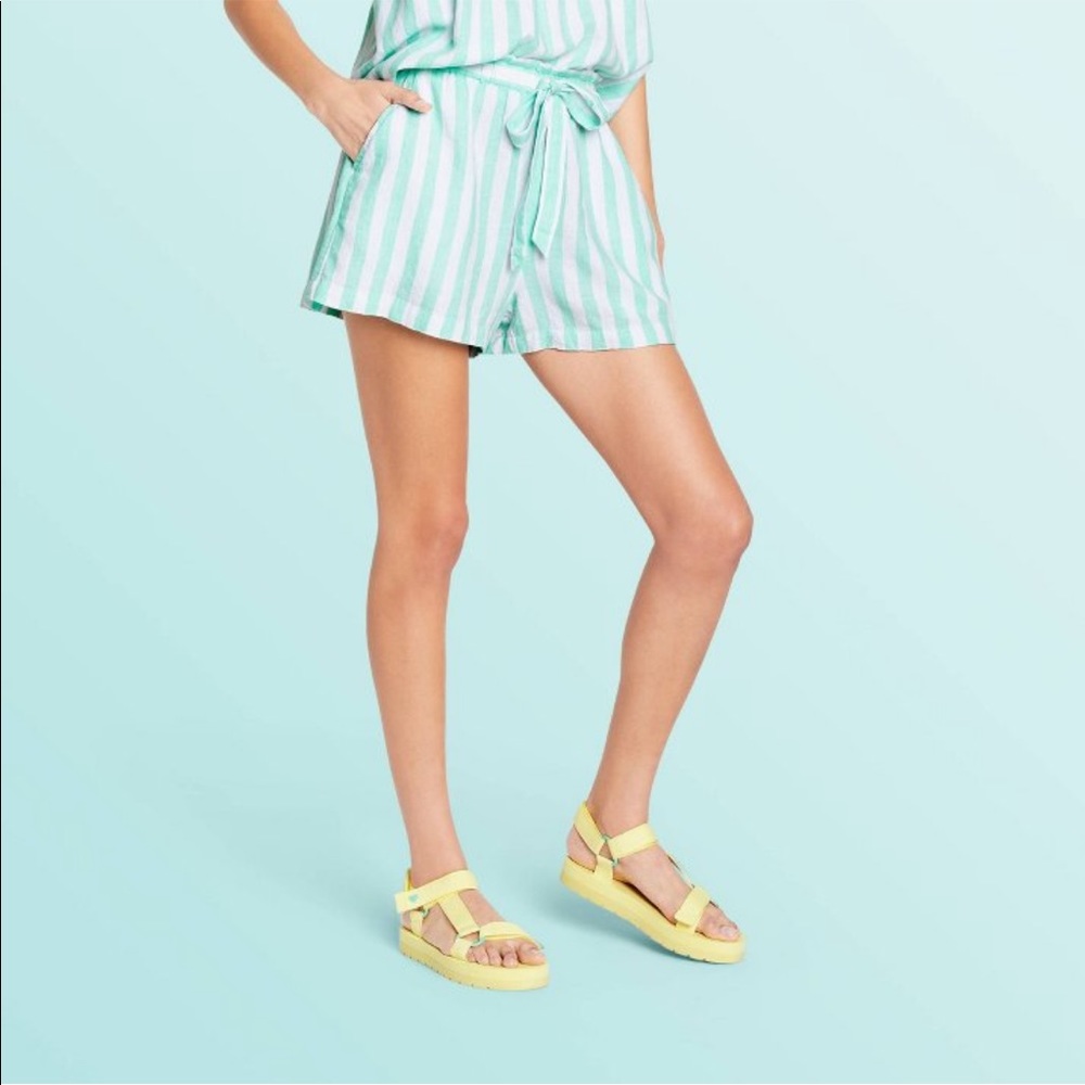 Stoney Clover Lane - High-Rise Linen Shorts - Mint Green & White - Size Large - Picture 8 of 8